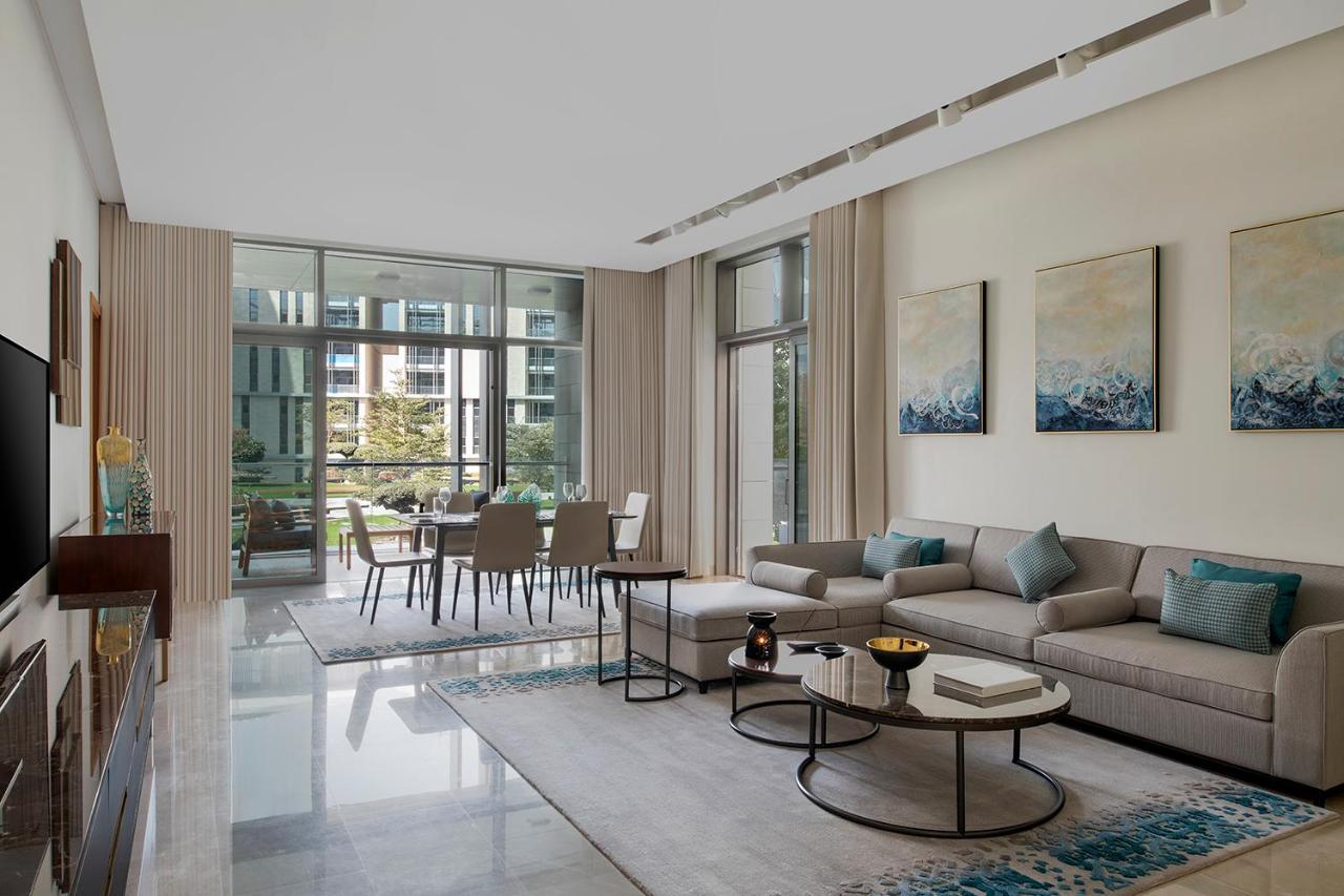 Banyan Tree Doha At La Cigale Mushaireb מראה חיצוני תמונה A living room at the Ritz-Carlton, DIFC