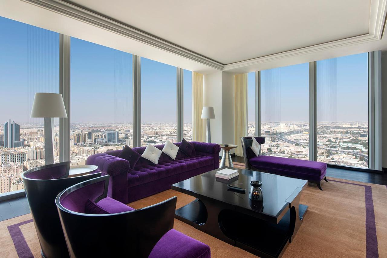 Banyan Tree Doha At La Cigale Mushaireb מראה חיצוני תמונה A suite at the Ritz-Carlton, Riyadh